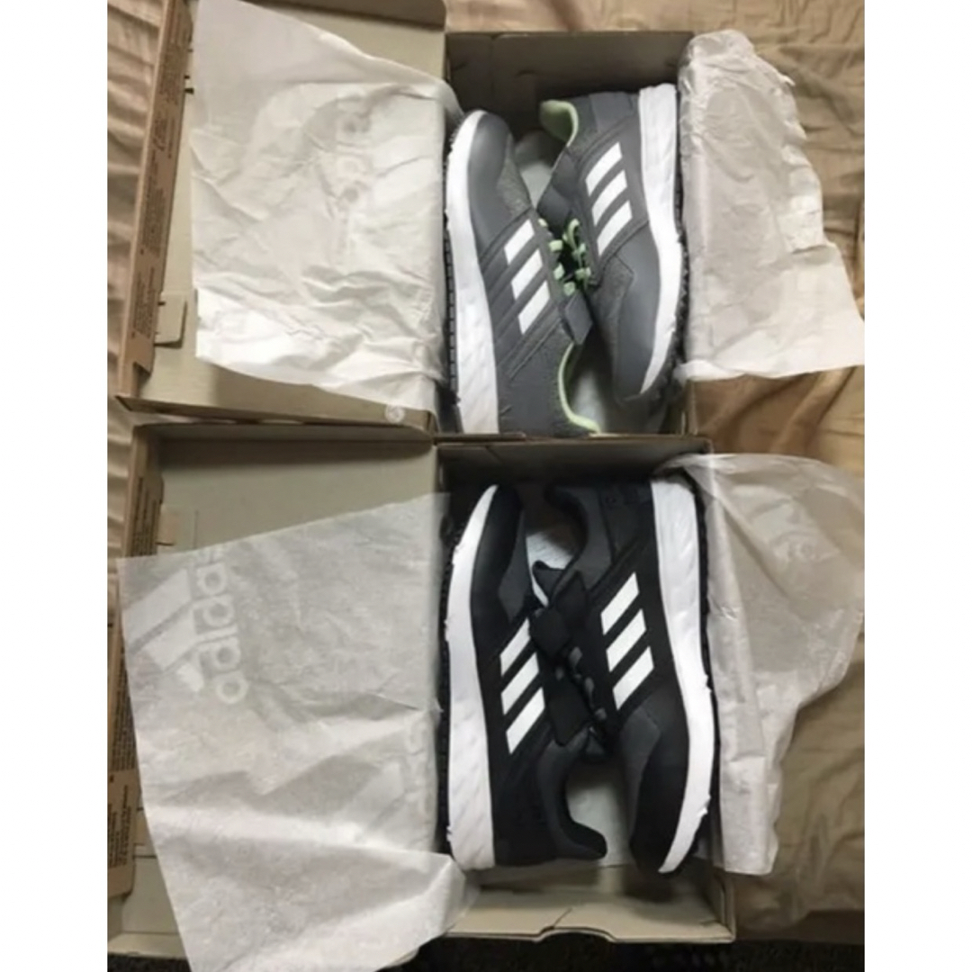 adidas(アディダス)の[新品] アディダス キッズ スニーカー キッズ/ベビー/マタニティのキッズ靴/シューズ(15cm~)(スニーカー)の商品写真