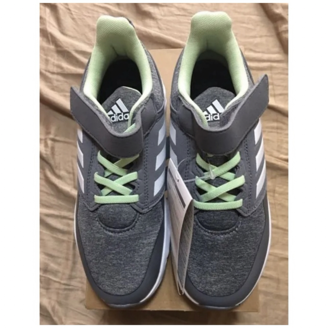 adidas(アディダス)の[新品] アディダス キッズ スニーカー キッズ/ベビー/マタニティのキッズ靴/シューズ(15cm~)(スニーカー)の商品写真