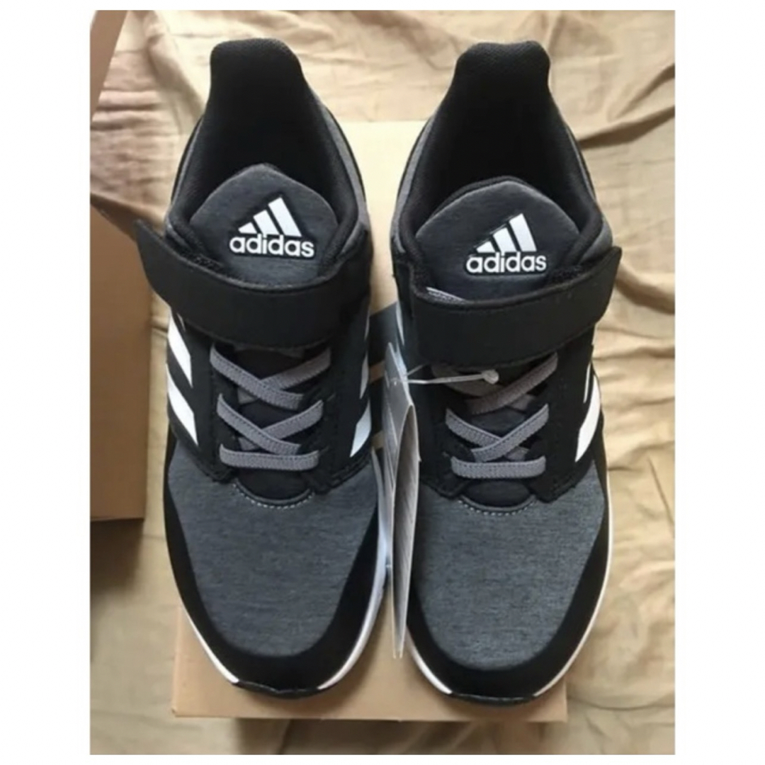 adidas(アディダス)の[新品] アディダス キッズ スニーカー キッズ/ベビー/マタニティのキッズ靴/シューズ(15cm~)(スニーカー)の商品写真