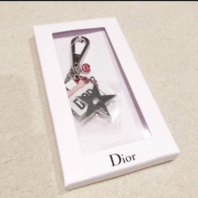 Christian Dior(クリスチャンディオール)の◻️ C.ディオール  DIOR チャーム バースデーギフト ◻️ レディースのファッション小物(キーホルダー)の商品写真
