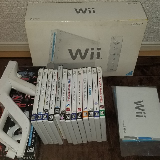 Nintendo Wii RVL-S-WD 本体 エンタメ/ホビーのゲームソフト/ゲーム機本体(家庭用ゲーム機本体)の商品写真