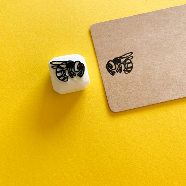 スズメバチ・ けしごむハンコ ・ 20mmのシリーズ ハンドメイドの文具/ステーショナリー(はんこ)の商品写真