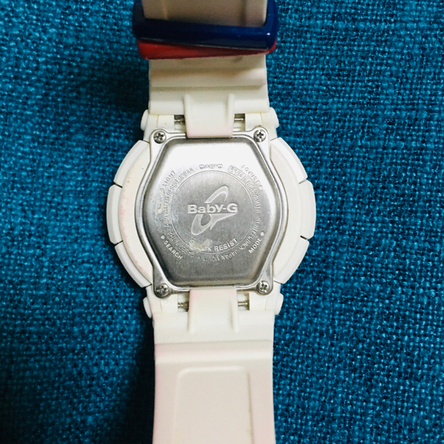 Baby-G(ベビージー)の値下げ‼️BABY-G White Tricolor Series BGA レディースのファッション小物(腕時計)の商品写真