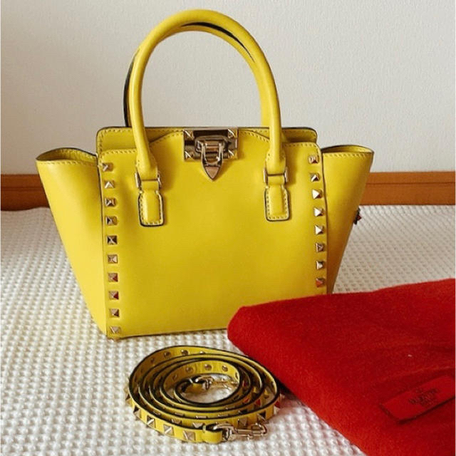 5%OFF】 VALENTINO (スモールサイズ) ヴァレンティノ ロックスタッズ