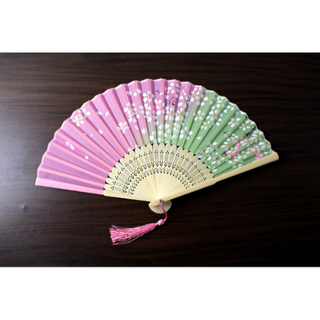 桜花柄 扇 和風 和装 シルク 花柄 レディース おしゃれ 華やか 防暑 扇(日用品/生活雑貨)