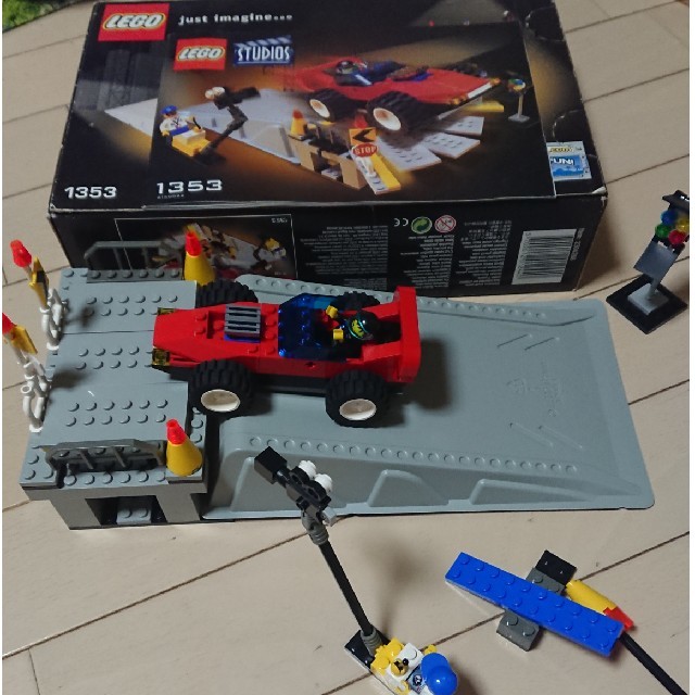 Lego(レゴ)のレゴ 1353 カースタント エンタメ/ホビーのおもちゃ/ぬいぐるみ(プラモデル)の商品写真