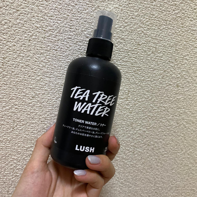 LUSH(ラッシュ)のLUSH ティーツリーウォーター コスメ/美容のスキンケア/基礎化粧品(化粧水/ローション)の商品写真