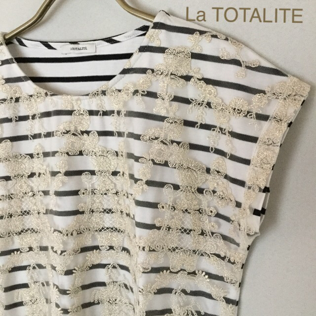 La TOTALITE(ラトータリテ)のLa TOTALITE   カットソー　　お値下げ中です レディースのトップス(カットソー(半袖/袖なし))の商品写真