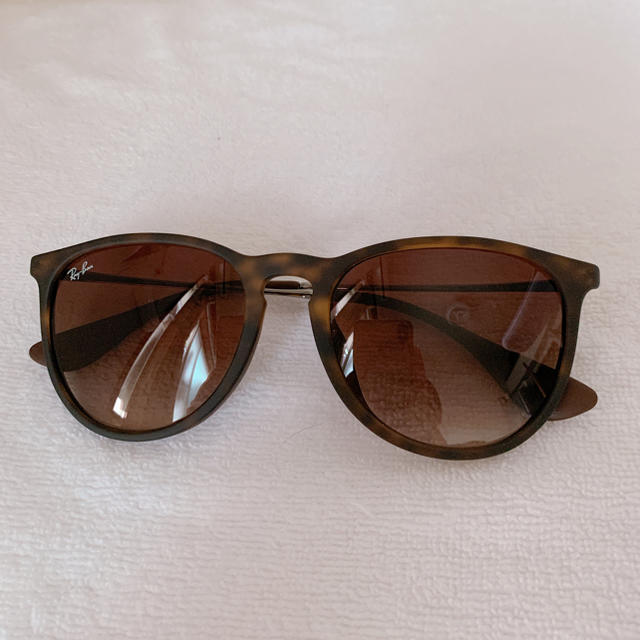 Ray-Ban(レイバン)のサングラス正規品Unisex Erika rb4171-F 865/13 レディースのファッション小物(サングラス/メガネ)の商品写真