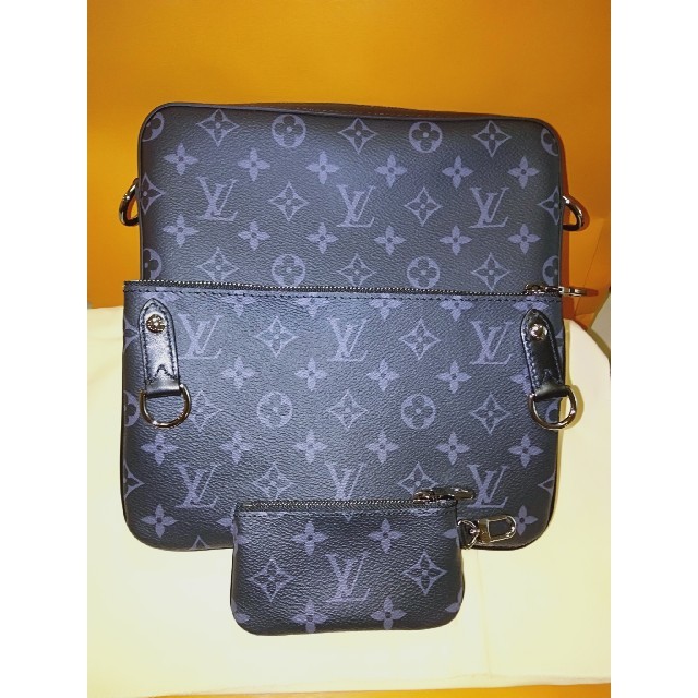 LOUIS VUITTON(ルイヴィトン)のルイヴィトン　M69443トリオ・メッセンジャー メンズのバッグ(メッセンジャーバッグ)の商品写真