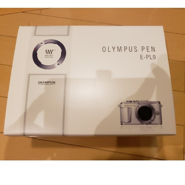 OLYMPUS(オリンパス)の【新品未開封】オリンパス PEN E-PL9 ダブルズームキット　ブラウン スマホ/家電/カメラのカメラ(ミラーレス一眼)の商品写真