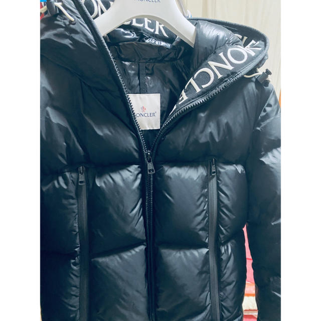 MONCLER(モンクレール)の雪様専用　モンクレール　モンクラ　黒　Mサイズ メンズのジャケット/アウター(ダウンジャケット)の商品写真