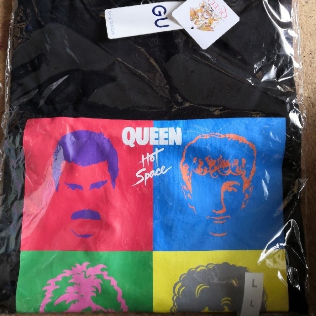 GU(ジーユー)のGUジーユーグラフィックティシャツ（QUEENクィーン）Lサイズ メンズのトップス(Tシャツ/カットソー(半袖/袖なし))の商品写真