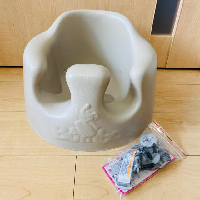 Bumbo(バンボ)の美品【2020年新色】Bumbo ベビーソファ ベビーチェア サンドベージュ キッズ/ベビー/マタニティのキッズ/ベビー/マタニティ その他(その他)の商品写真