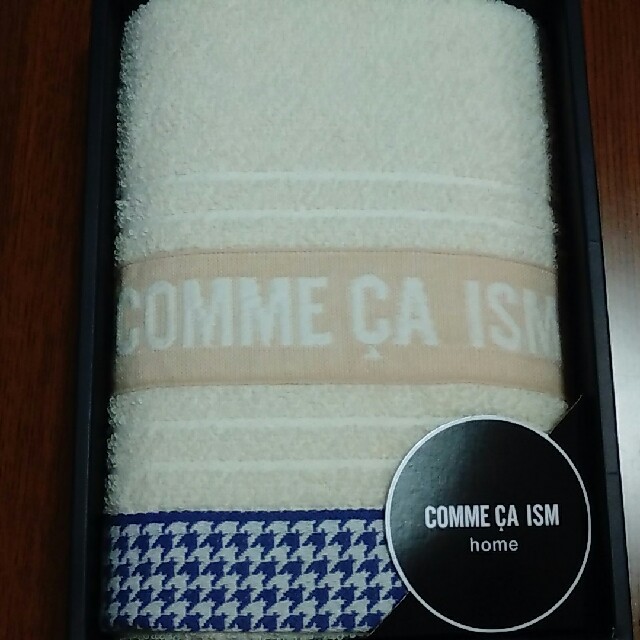 COMME CA ISM(コムサイズム)のコムサイズムのフェイスタオル新品です。 インテリア/住まい/日用品の日用品/生活雑貨/旅行(タオル/バス用品)の商品写真