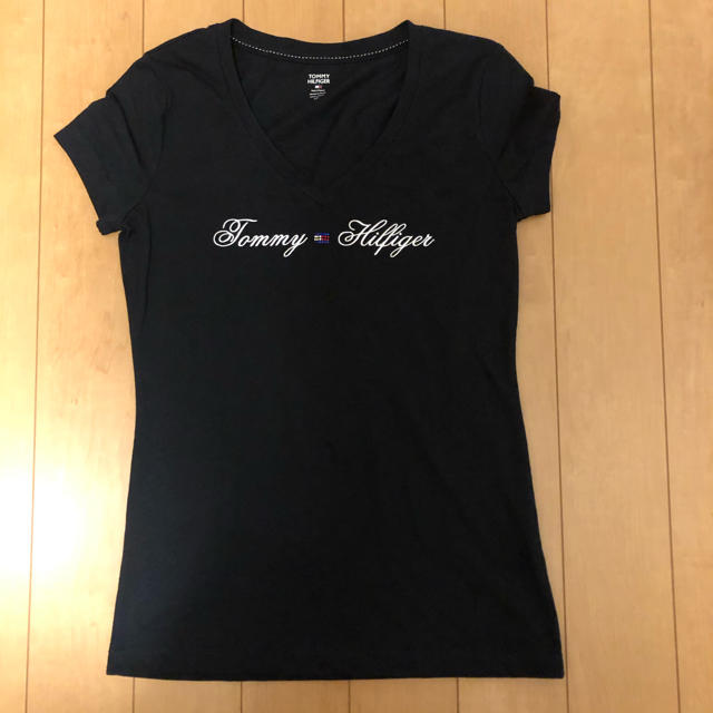 TOMMY HILFIGER(トミーヒルフィガー)のTOMMY  HILFIGER   トミーヒルフィガー レディースのトップス(Tシャツ(半袖/袖なし))の商品写真