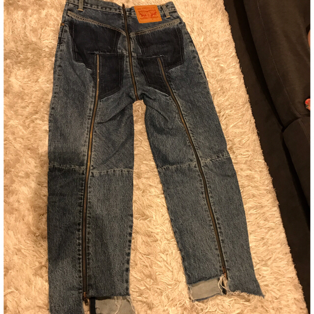 Balenciaga(バレンシアガ)のヴェトモン　VETEMENTS LEVIS 再構築デニムパンツ レディースのパンツ(デニム/ジーンズ)の商品写真