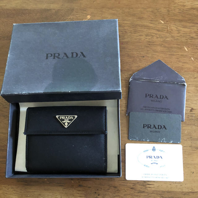 PRADA(プラダ)のプラダ　二つ折り財布 レディースのファッション小物(財布)の商品写真