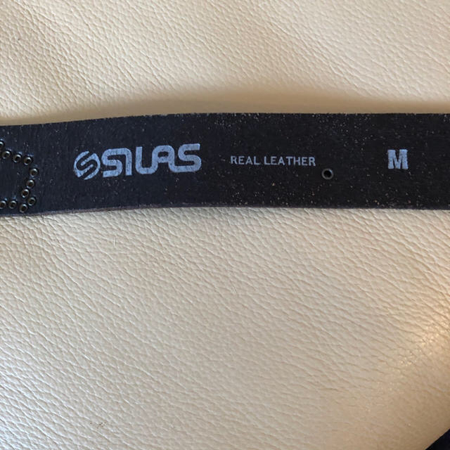 SILAS(サイラス)のSILAS  サイラス　スタッズベルト　本革　Mサイズ  本革 メンズのファッション小物(ベルト)の商品写真