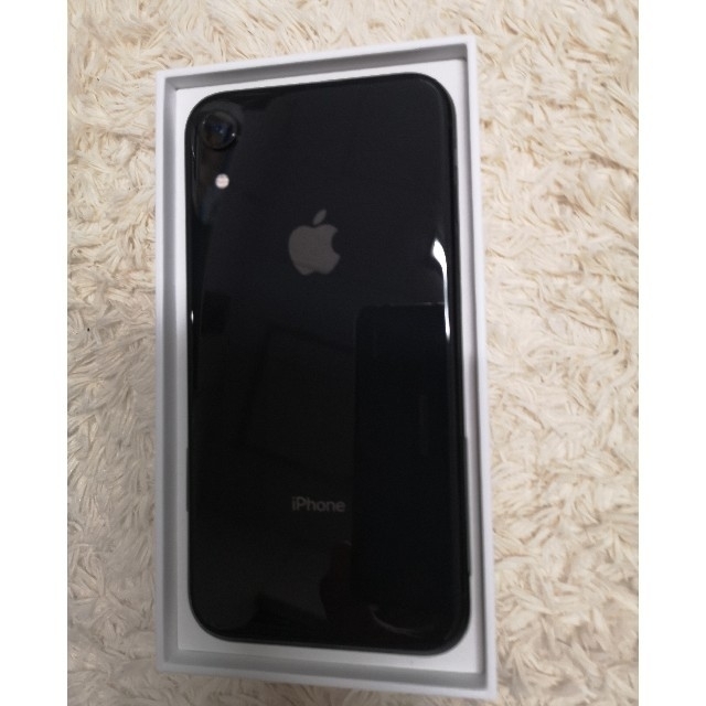 iPhone(アイフォーン)のiPhone XR Black 128 GB　ドコモSIMロック解除 スマホ/家電/カメラのスマートフォン/携帯電話(スマートフォン本体)の商品写真