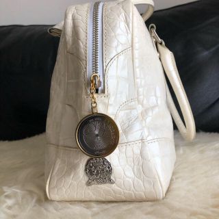 A.D.M.J. - 未使用品 ADMJ ホワイト系 型押しレザー バッグ 本革の通販