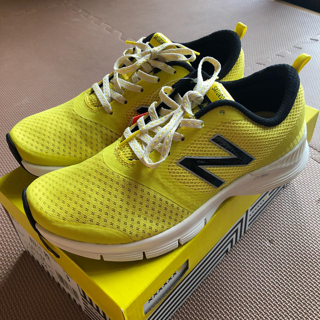 New Balance(ニューバランス)のこっこ様専用　ニューバランス×ケイトスペードサタデースニーカーUS7 24cm レディースの靴/シューズ(スニーカー)の商品写真