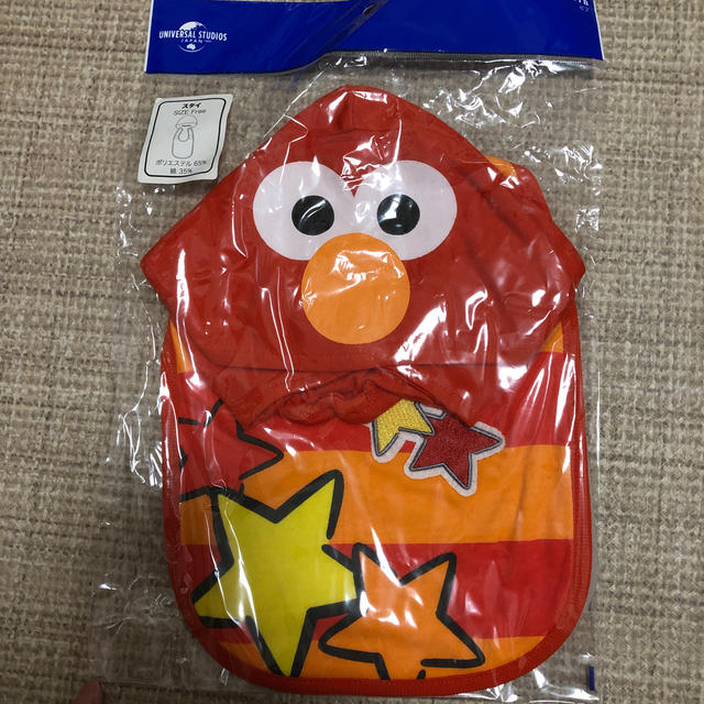 SESAME STREET(セサミストリート)のエルモスタイ キッズ/ベビー/マタニティのこども用ファッション小物(ベビースタイ/よだれかけ)の商品写真