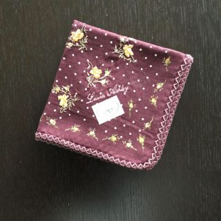 ローラアシュレイ(LAURA ASHLEY)のローラアシュレイ　プリント刺繍付ハンカチ(ハンカチ)