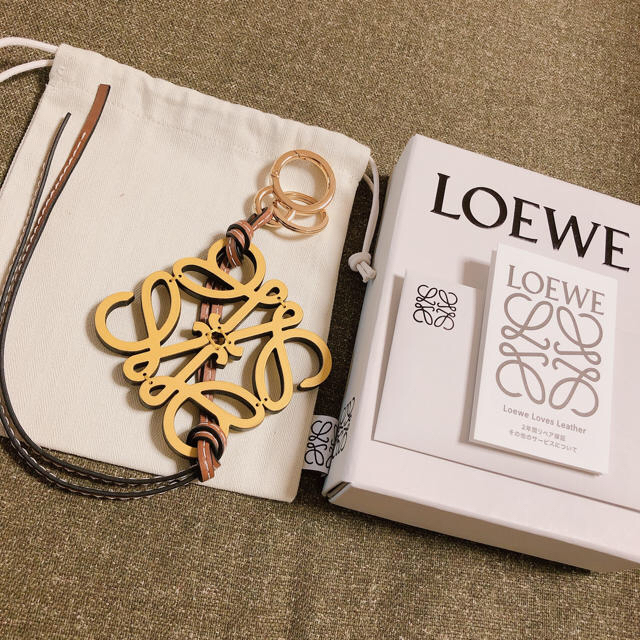 お値下げ◇未使用 LOEWE ロエベ アナグラムチャーム