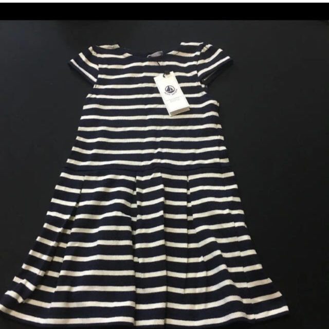 PETIT BATEAU(プチバトー)のコト様　専用　プチバトー　ワンピース　２点 キッズ/ベビー/マタニティのキッズ服女の子用(90cm~)(ワンピース)の商品写真