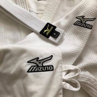 ミズノ(MIZUNO)のヒロリンゴ様専用　柔道着　白帯3点セット(相撲/武道)