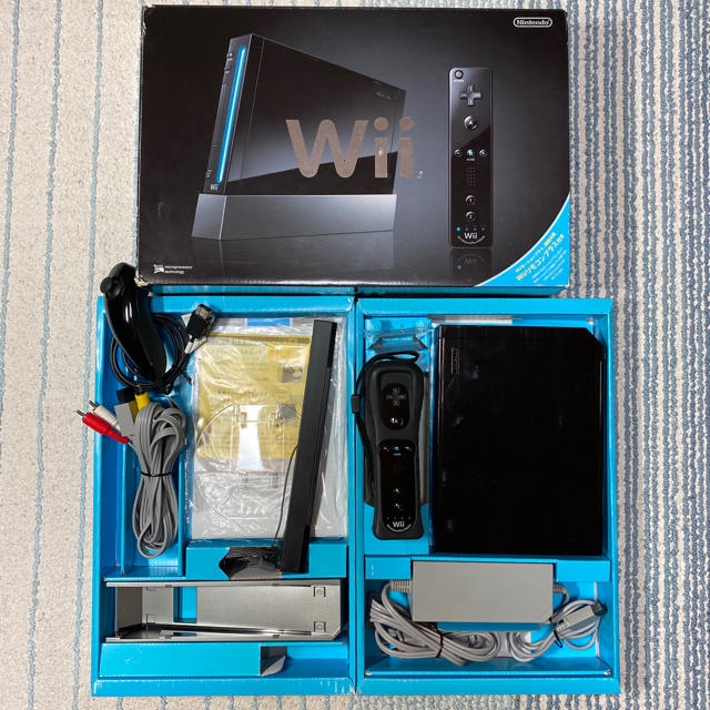 【動作OK清掃済み】Wii 黒 kuro リモコンプラスなど付属品完備