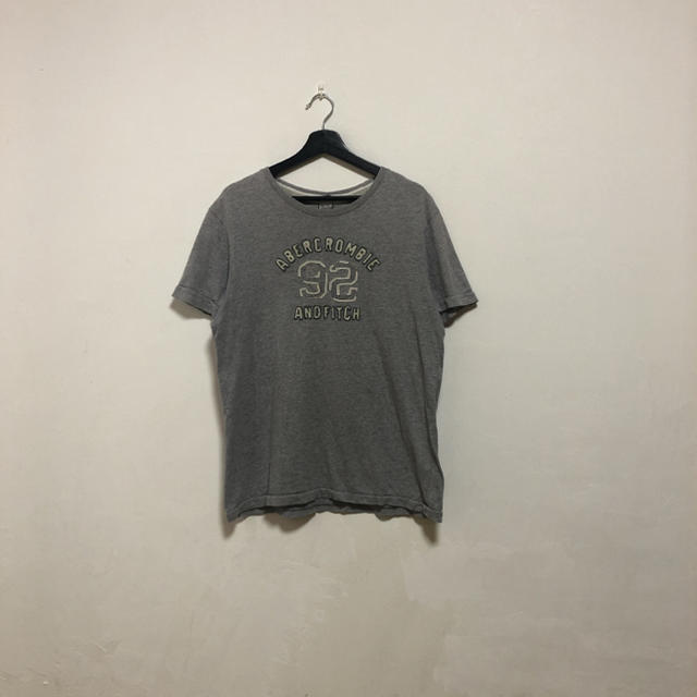 Abercrombie&Fitch(アバクロンビーアンドフィッチ)の希少 VINTAGE タグ【超定番】アバクロ☆ビックロゴデザイン半袖Tシャツ メンズのトップス(Tシャツ/カットソー(半袖/袖なし))の商品写真