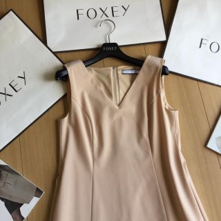 FOXEY - ♡FOXEY Vネックワンピース♡の通販 by なつ♡'s shop ...