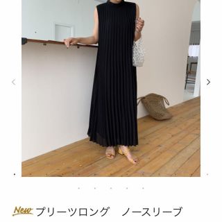 ザラ(ZARA)のbirthdaybash   ロングプリーツ　ノースリーブ　ワンピース(ロングワンピース/マキシワンピース)