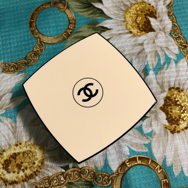 CHANEL(シャネル)のCHANEL クッションファンデ コスメ/美容のベースメイク/化粧品(ファンデーション)の商品写真