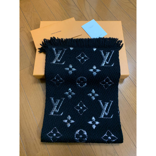 LOUIS VUITTON(ルイヴィトン)のルイヴィトン　マフラー　ロゴマニア メンズのファッション小物(マフラー)の商品写真