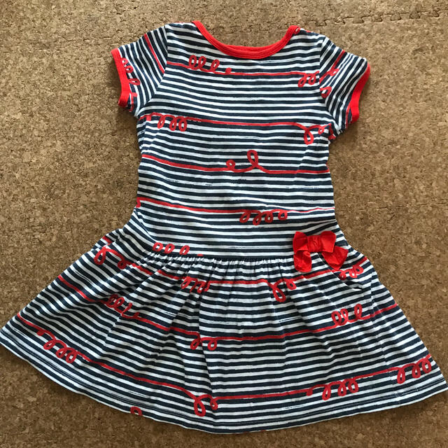 PETIT BATEAU(プチバトー)のプチバトー ワンピース 、ファミリア 靴&コップ入れセット キッズ/ベビー/マタニティのキッズ服女の子用(90cm~)(ワンピース)の商品写真