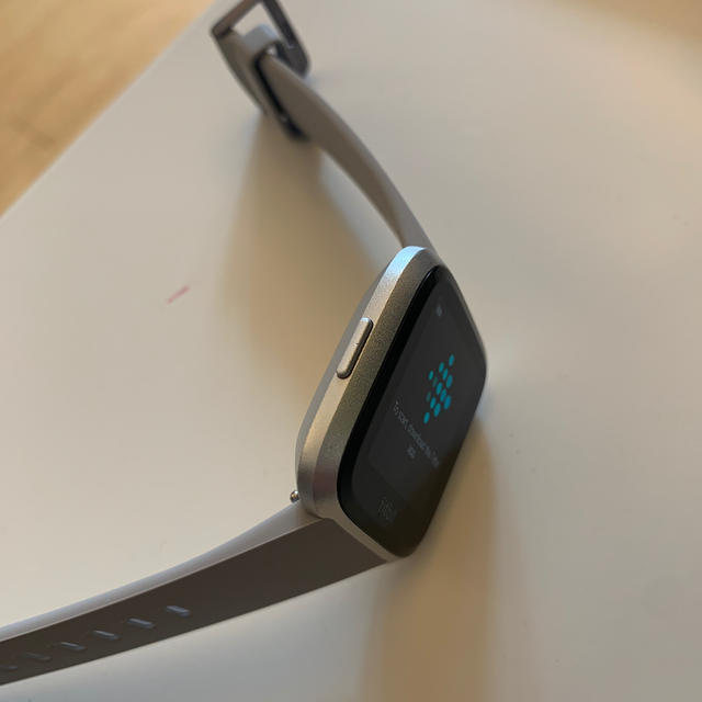 fitbit varsa メンズの時計(腕時計(デジタル))の商品写真