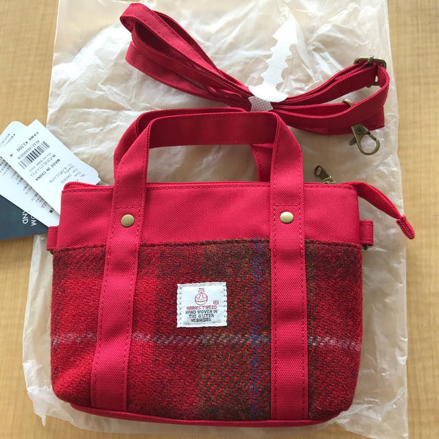 Harris Tweed(ハリスツイード)の新品！ハリスツイード　ミニポーチ　ミニバッグ　ミニショルダー  赤　レッド レディースのバッグ(ショルダーバッグ)の商品写真