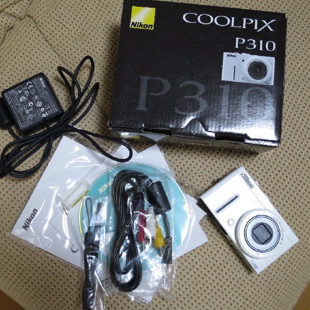 Nikon(ニコン)のNikon COOLPIX P310 WHITE 格安！ スマホ/家電/カメラのカメラ(コンパクトデジタルカメラ)の商品写真