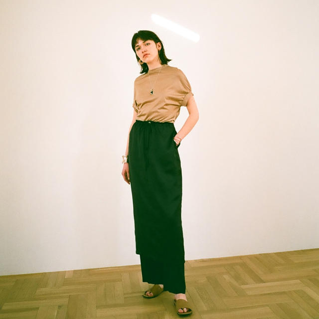 CLANE “FRONT GATHER RELAX SKIRT”
