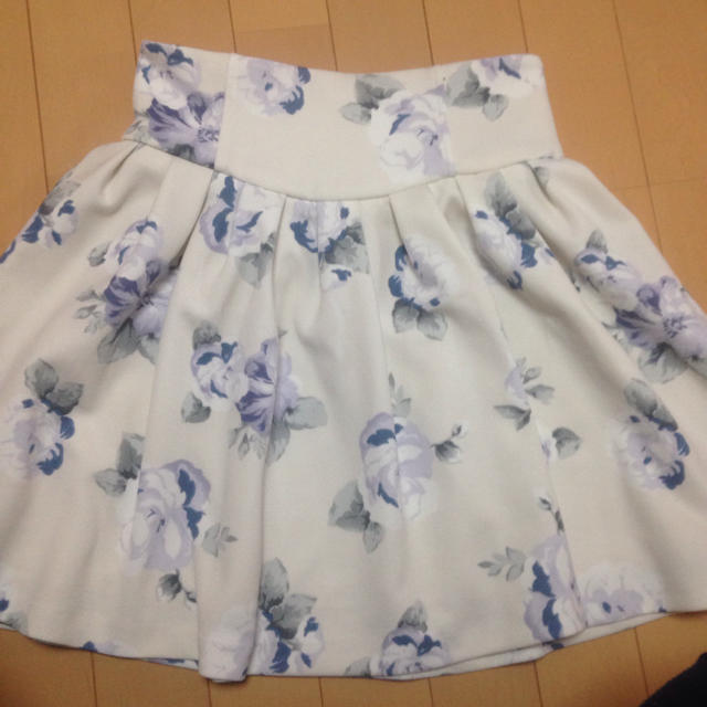 ByeBye(バイバイ)の花柄スカート レディースのスカート(ミニスカート)の商品写真