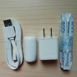 アイコス(IQOS)の【専用です】アイコス　充電ケーブル(バッテリー/充電器)