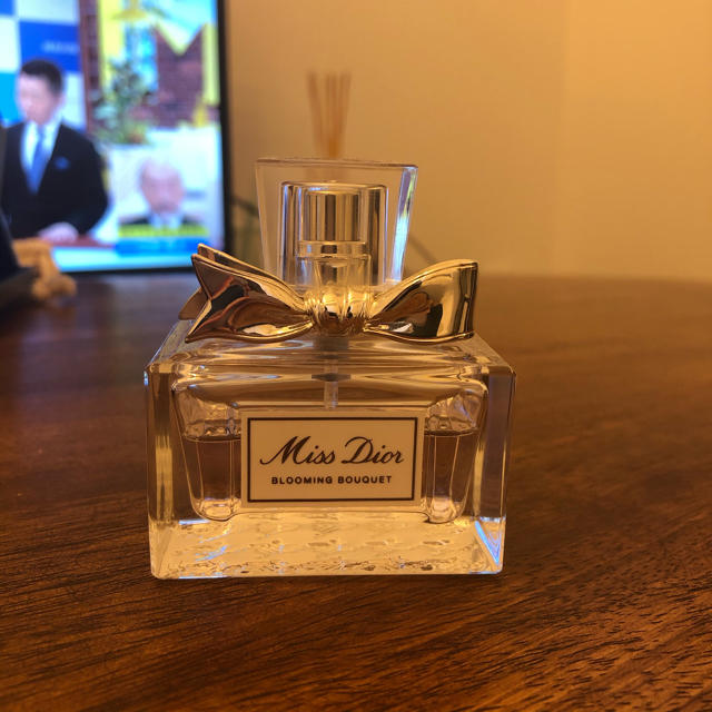 Dior(ディオール)のMiss Dior  ブルーミングブーケ　オードゥトワレ　30ml コスメ/美容の香水(香水(女性用))の商品写真