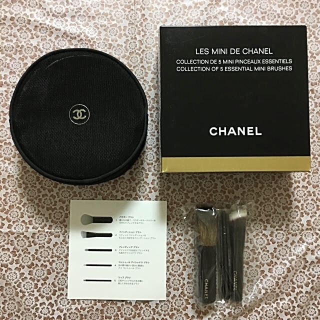 CHANEL(シャネル)のシャネル　ブラシセット　2016限定 コスメ/美容のメイク道具/ケアグッズ(ブラシ・チップ)の商品写真