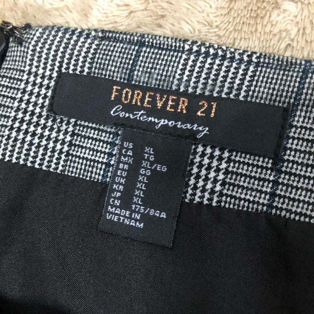 FOREVER 21(フォーエバートゥエンティーワン)のラップミニスカート レディースのスカート(ミニスカート)の商品写真