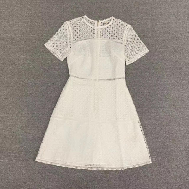 ❤️ ☆【新作】Ted Baker 白ひざワンピース 新品 ❤️ ☆【新作】Ted Baker 白ひざワンピース 新品