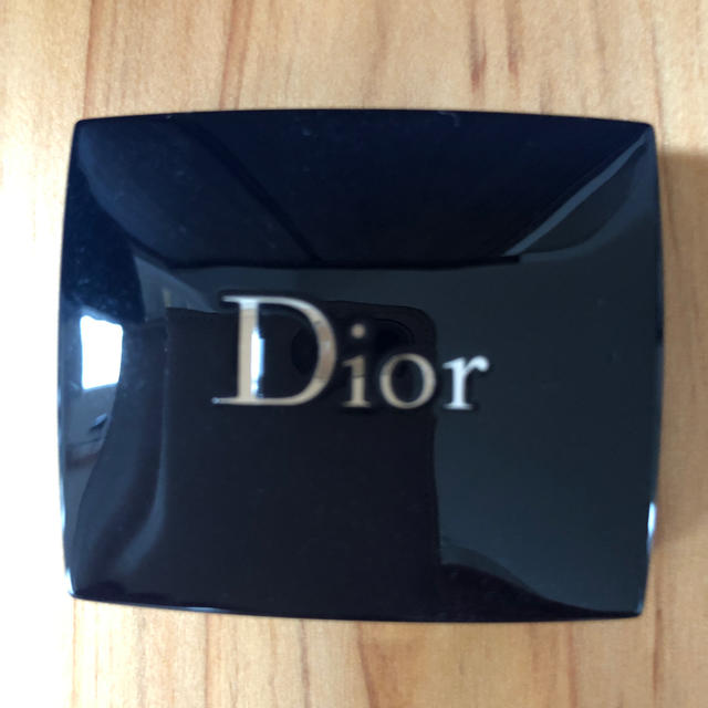 Christian Dior(クリスチャンディオール)のディオール　アイシャドウ　ミニ コスメ/美容のベースメイク/化粧品(アイシャドウ)の商品写真
