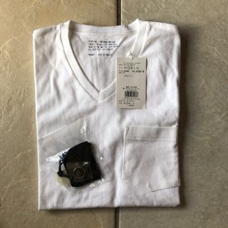 マウジー(moussy)の新品マウジーVネックTシャツ白Sとシルバーリング(Tシャツ/カットソー(半袖/袖なし))